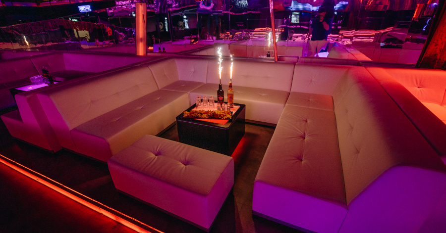 VIP LOUNGE 9 EVENTHALL 