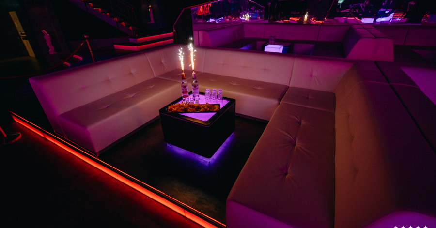 VIP LOUNGE 6 EVENTHALL 